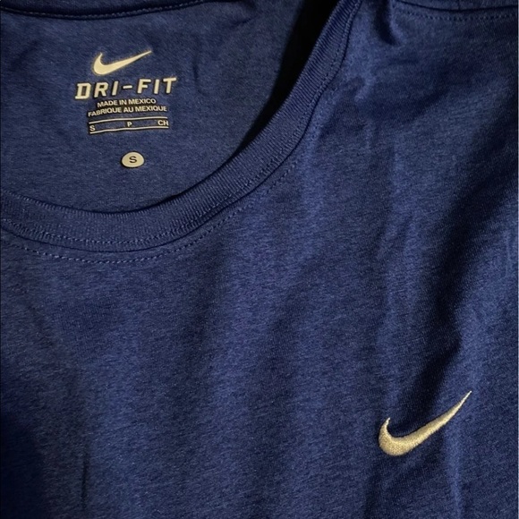 Sold Nike Dri-fit Long Sleeve Tops - Picture 3 of 4